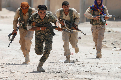 Арабы и курды прорвали оборону ИГ в старом городе Ракки