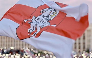 Бело-красно-белый флаг и «Перемен» Цоя в Минске