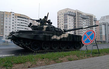 Фотофакт: В Минск вошли танки