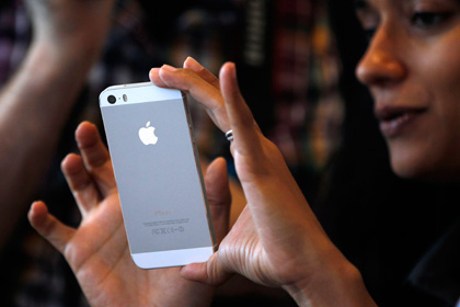 СМИ узнали о разработке iPhone с искривленным «большим» экраном