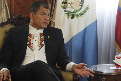 Суд разрешил президенту Эквадора избираться неограниченное число раз