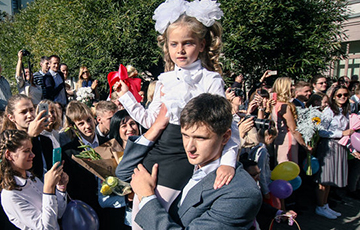 Фотофакт: Первое сентября в белорусскоязычной гимназии в Минске