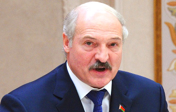 Фотофакт: Как изменился Лукашенко за два месяца