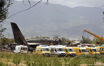 Фоторепортаж: Крушение военного самолета Ил-76 в Алжире