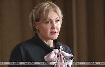 Замглавы администрации Лукашенко сбежала от пенсионеров в Пинске
