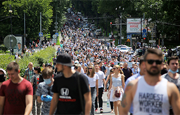 Десятки тысяч человек вышли на улицы Хабаровска