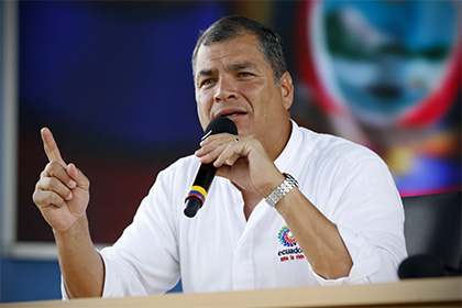 Президент Эквадора потребовал компенсации за пребывание Ассанжа в посольстве