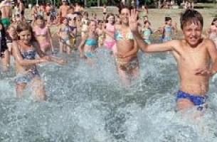 На болгарском курорте  опять отравились дети