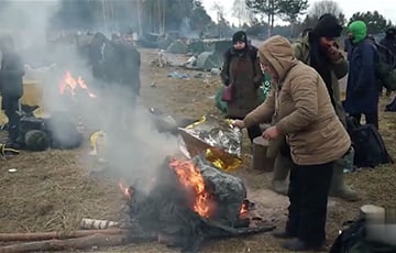 Мигранты сожгли на костре куртку «губернатора» Могилевской области Зайца