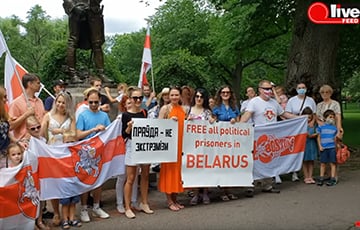 Белорусы Бостона провели большой митинг возле памятника Тадеушу Костюшко