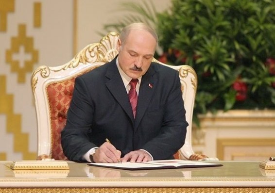 Лукашенко подписал указ о повышении пенсий с 1 ноября