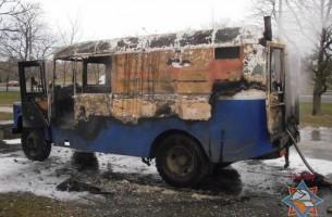 В Минске загорелся старый автобус