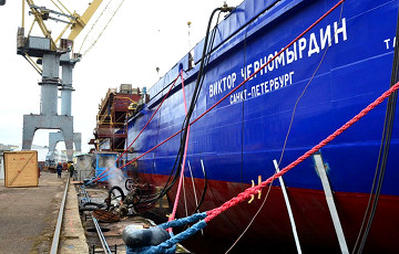 Названа стоимость ремонта горевшего в РФ ледокола «Виктор Черномырдин»