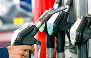 Бак бензина за год стал «тяжелее» на пять рублей