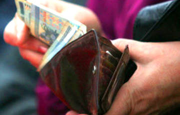 За полгода белорусы заплатили 9 миллиардов рублей «налога на долги»