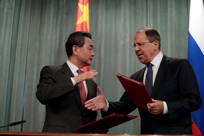Глава МИД Китая назвал отношения с Россией одними из самых важных