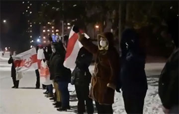 Протест не остановить: Чижовка вышла на марш, а Сеница встала в цепь солидарности