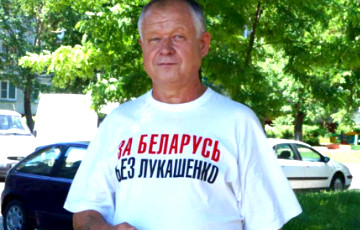 Гомельчанина, задержанного в майке «За Беларусь без Лукашенко», отпустили из милиции