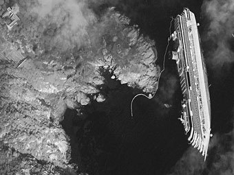 Лайнер "Коста Конкордиа" сфотографировали из космоса