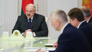 Лукашенко дал понять, что последствия коронавируса белорусы будут «расхлебывать» без помощи государства