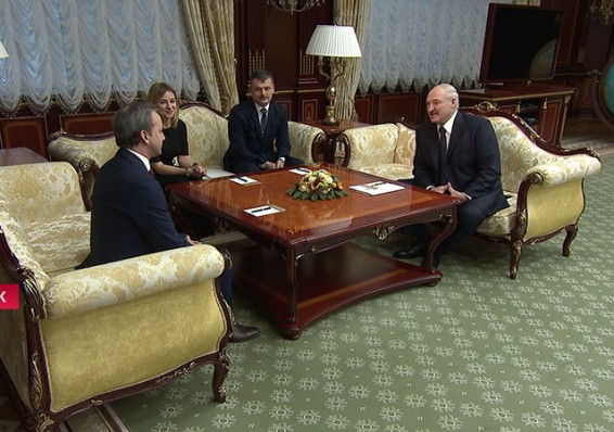 Лукашенко и Дворкович обсудили развитие шахматного спорта в Беларуси