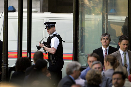 Британский парламент эвакуирован из-за угрозы взрыва бомбы