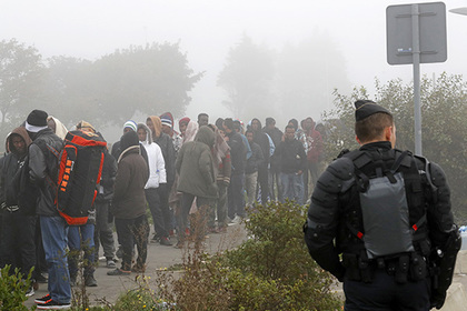 Беженцы в Кале пожаловались на жестокое обращение со стороны полицейских