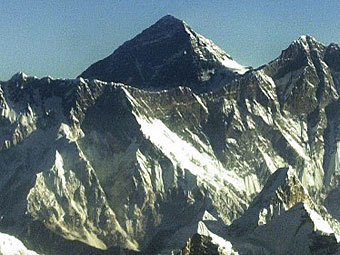 Непал попросил международной помощи в измерении Эвереста