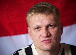 Бывшего политзаключенного Коваленко судят за флаг