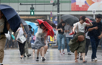 Тайфун «Джондари» в Японии: отменены несколько сотен авиарейсов