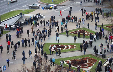 Участники Марша в Минске собираются возле бульвара Тобухина