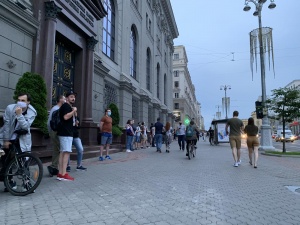 Пикет в поддержку задержанных проходит в Минске