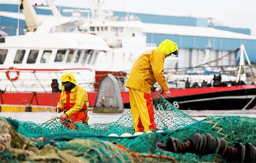 Французские рыбаки  заблокировали несколько портов для британских судов