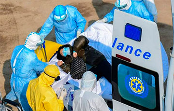 Лицо пандемии: итальянский фотограф показал ошеломляющий снимок