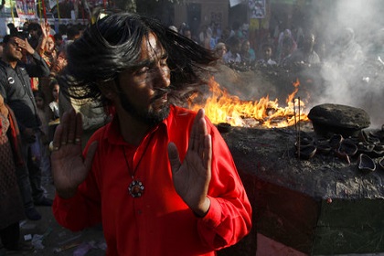 Смотритель храма в Пакистане убил 20 прихожан