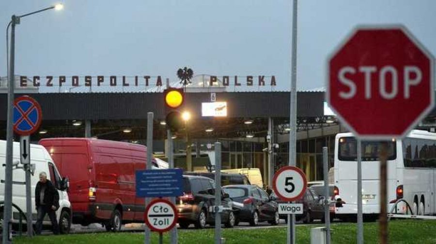 То ли еще будет. Польша закрыла пункт пропуска «Кузница» и хочет закрыть всю границу с Беларусью
