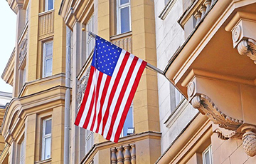 США закрывают два последних генеральных консульства в России
