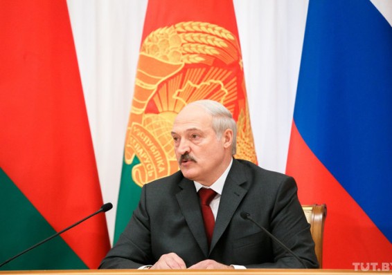Лукашенко про зарплаты чиновников: До оптимизации никакого повышения зарплаты ни на йоту