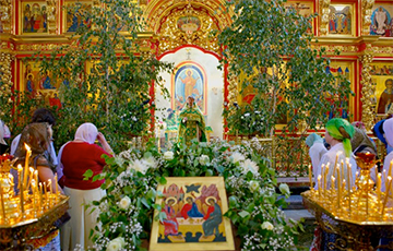 Православные и католики празднуют Троицу