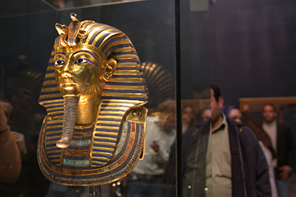 Восемь египтян отдали под суд за бороду Тутанхамона