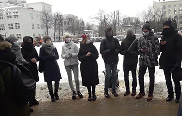 Студенты БГУ вышли на неожиданную для властей акцию протеста