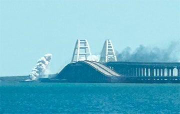 В Бердянске и Севастополе гремят взрывы, Крымский мост в дыму