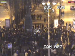 В Киеве попытались снести памятник Ленину (Видео)