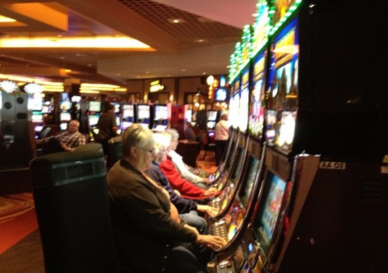 Аналитики First Gambling представили развернутый отчет об игровых аппаратах за 2015 год