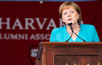 Меркель присвоили почетную докторскую степень в Гарварде