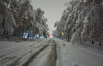 Снежный апокалипсис в РФ: на трассе Пермь - Екатеринбург 30-километровая пробка стоит вторые сутки