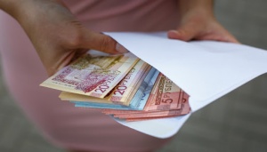 В Беларуси уголовная ответственность теперь грозит за зарплаты в конвертах