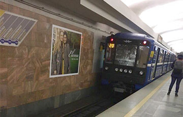 Прыгнувший под поезд в метро минчанин остался жив
