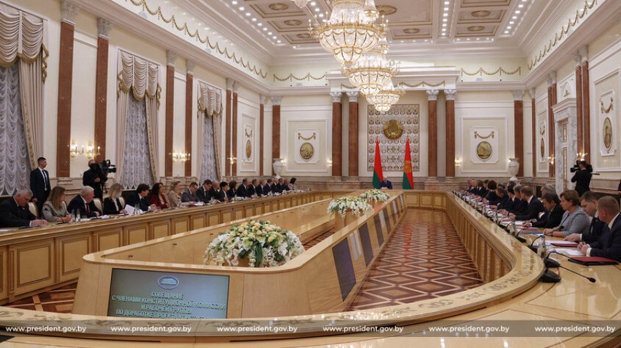 Лукашенко: Работа по подготовке изменений Конституции вышла на финишную прямую