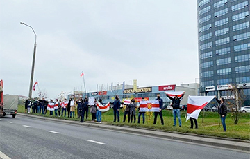 Цепь солидарности выстроилась на Партизанском проспекте в Минске